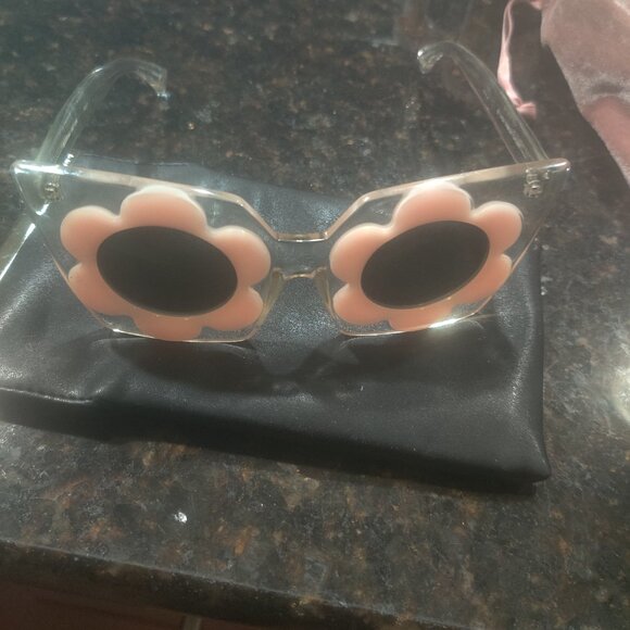 Linda Farrow sunglasses New - Picture 4 of 4